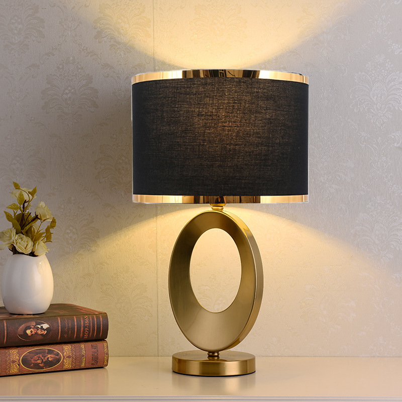Lighting Decor In Room - โคมไฟตั้งโต๊ะขนาดเล็กสไตล์นอร์ดิกสุดหรูหรา สำหรับห้องนอน ห้องนั่งเล่น ห้องทำงาน ดีไซน์เรียบง่ายทันสมัย ตกแต่งแบบเรโทรน่ารัก