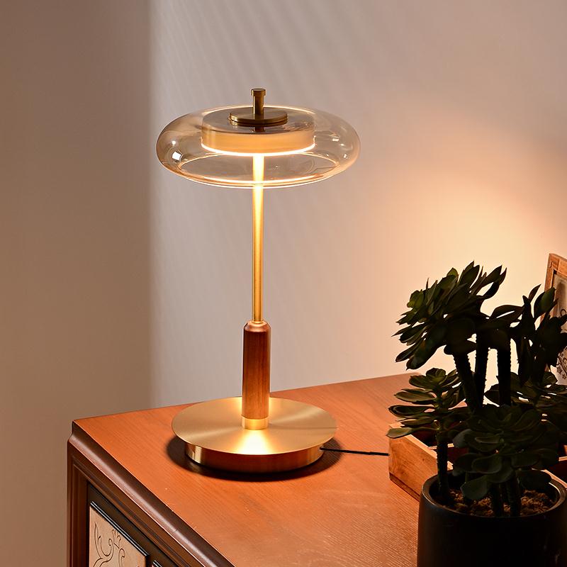 Mushroom Table Lamp - โคมไฟตั้งโต๊ะ LED 12W ทองแดง ปรับความสว่างได้ เหมาะสำหรับห้องนั่งเล่น