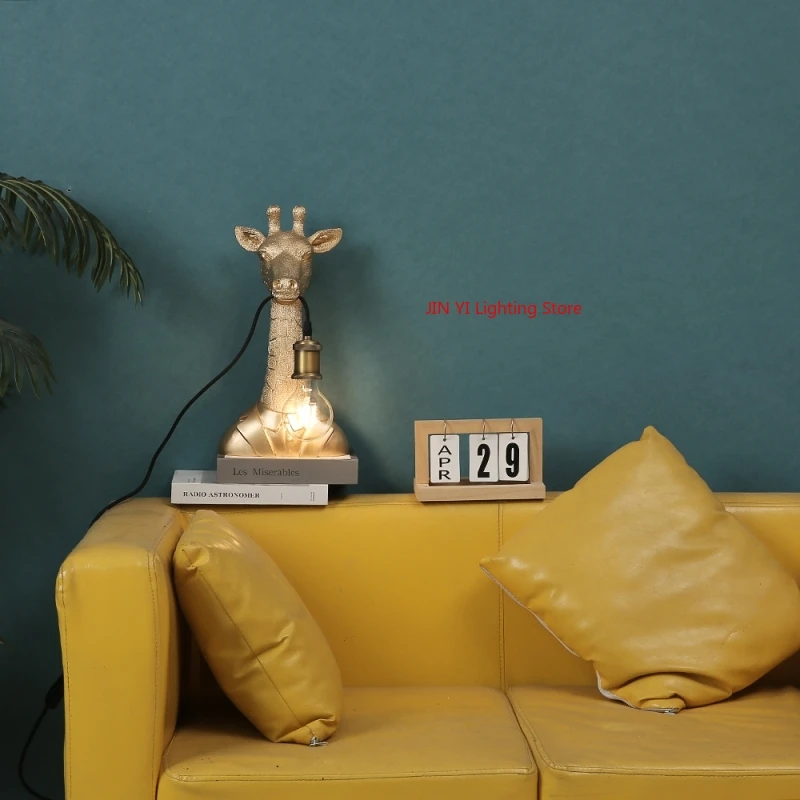โคมไฟตั้งพื้นรูปกิ้งก่าเรซิ่นส - Decor Lighting Sales บทวิจารณ์และราคา